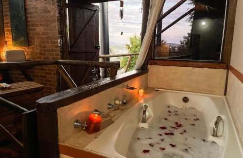 Casa de Hospedes Chalé Rustico com Banheira e Piscina Privativa a 1h de SP Espaço Totalmente Privativo - Foto 55