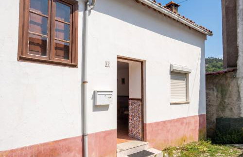 Charming house in Miranda do Corvo + Spacious terrace - Foto 8