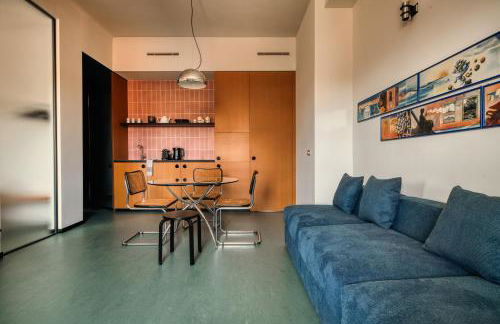 Just Urban Stays - Bilocale Retrò e di Design -10 min Duomo in tram - Foto 5