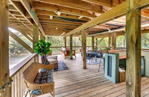 Riverfront Cuero Vacation Home with Spacious Deck! - Foto 22
