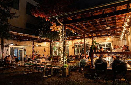 Condo Near Downtown WALK to restaurants, bars & music - Foto 46