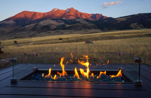 Yellowstone Lodge with Game Room and Panoramic Views - Foto 30