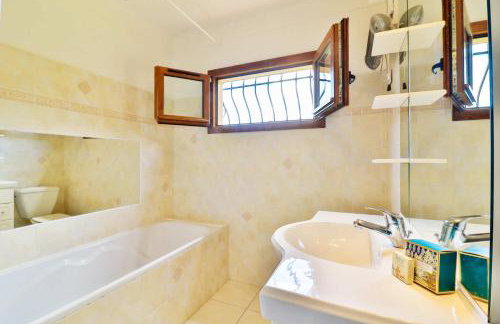 Locations-06 La maison de Noéie rdj pour 6 personnes entre mer et montagne - Foto 4