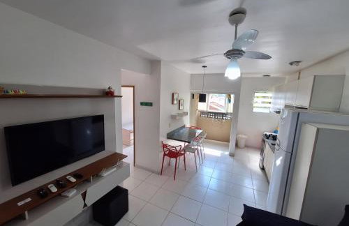 APTO PERTINHO DA PRAIA Internet 500mb e 3 Tvs 2 Quartos TV a cabo Estacionamento Tudo Perto - Foto 65
