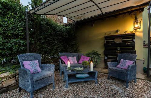 La Dimora dei Conti, Indulge in a Country Farmhouse Apartment with Jacuzzi Facing the Town! - Foto 81