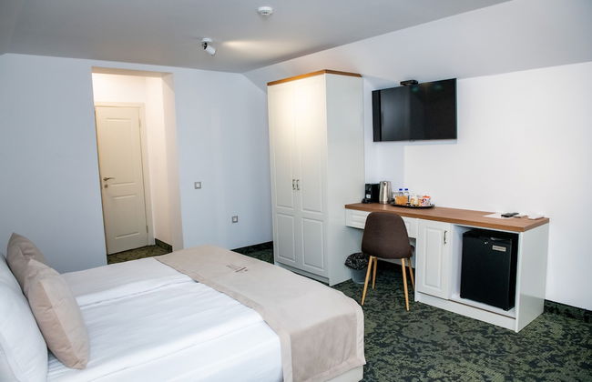 Agora Boutique - Photo 35