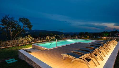 Villa de la Vie with Heated Swimming Pool - Photo 4