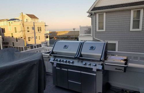 Ocean and Beach Views from Five Decks in Ortley Beach - Foto 13