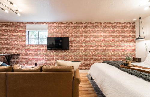 Awaken Your Senses King Bed BSU Parking - Foto 21