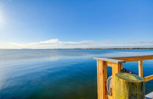 Family Waterfront 4BR Home Heated Pool Private Pier - Photo 54