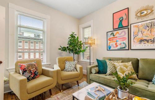 Downtown Beverly Minutes to Salem+Train w/Parking - Photo 10