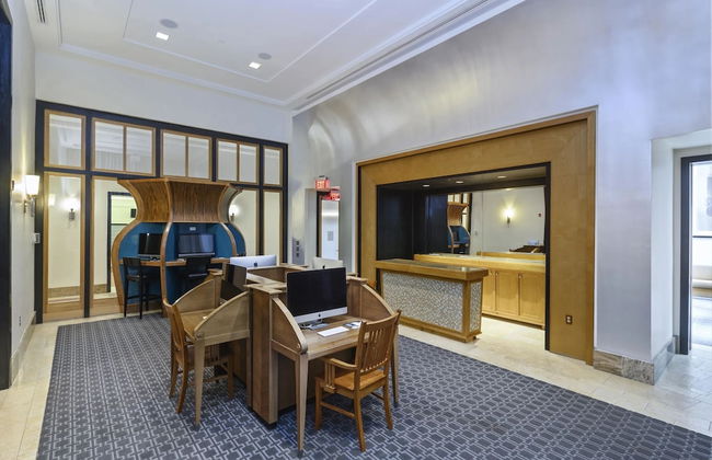 Business Apartment in Pentagon City - Photo 51