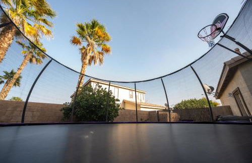 Coachella Play - 6BR Multi-Gen Fun Zone and Retreat with free heated pool - Foto 74