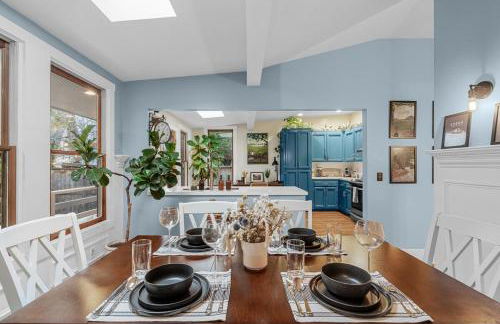 1884 Elegant Home Fire Pit, Tesla Tech, Near DT - Foto 9