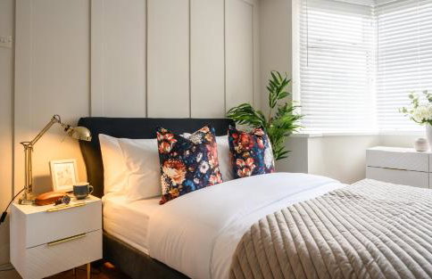 Large Luxury Solihull 5 Bedroom House - The Residence - Close to NEC - Sleeps 9 - Photo 14