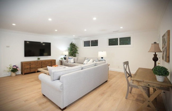 Awesome 5 Bedroom 3 Bath Pool Home With In-ground Jacuzzi - Foto 41