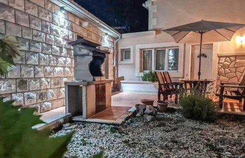 Awesome Home In Novo Selo - Foto 8