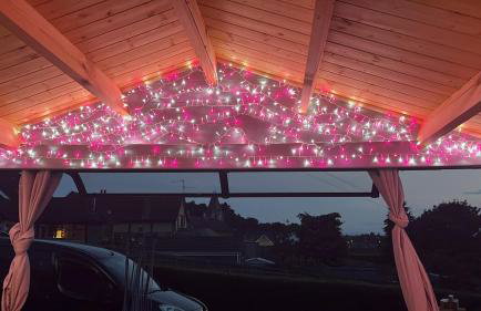 Sunset Retreat Cabin, Private Hot Tub with Mini Cinema Projector & Garden views - Foto 56