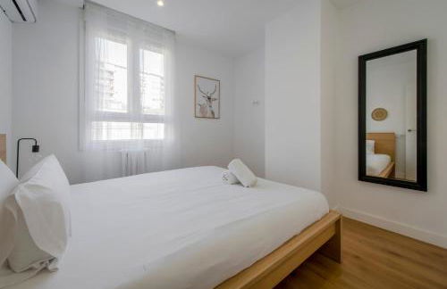 Elegancia con parking para 4, vive La Latina - Photo 9