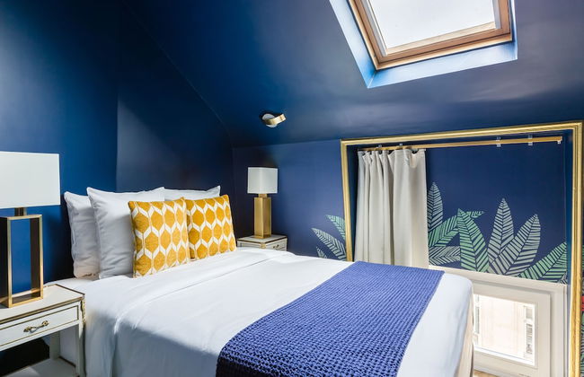 Luxury 2 Bedroom Duplex - Beautiful Monument View - Photo 6