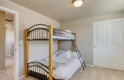 Old Mill Getaway by Avantstay Private Backyard w/ Hot Tub - Foto 48