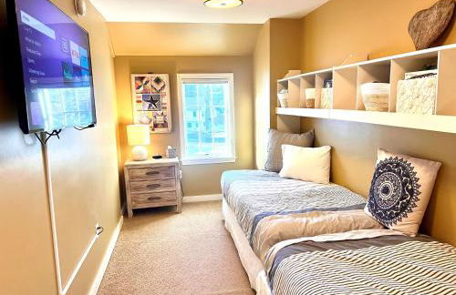 The Manor-Stunning Modern Farmhouse with Hot Tub - Foto 39