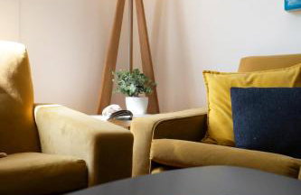 Cozy with Character Vibrant Cottage Style Flat at Leith Links Park - Photo 19