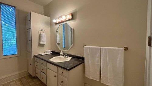 2nd Floor suite, close to ISU, Mill, & downtown - Foto 4, Other