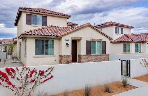 Near Coachella and Stagecoach Palm Springs , PGA resort Villa ,Golf, community pool, gym - Photo 38