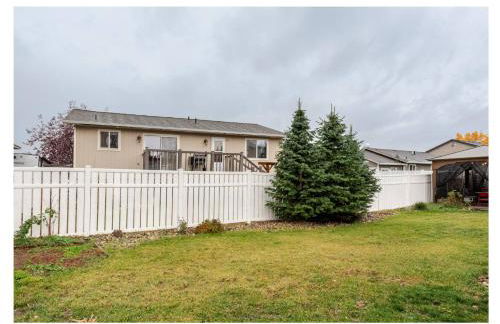 Family & Pet friendly 3 bdrm home with full kitchen and fenced yard - Foto 26