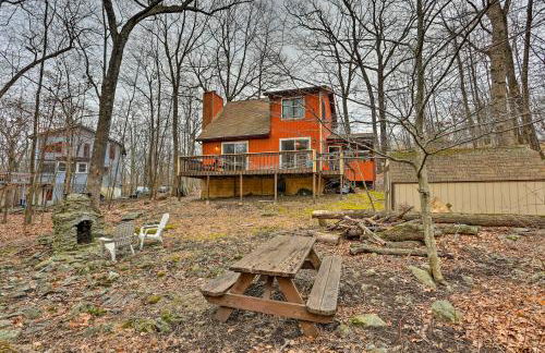 4 Mi to Tubing Cozy Bushkill Cabin with Deck! - Foto 24