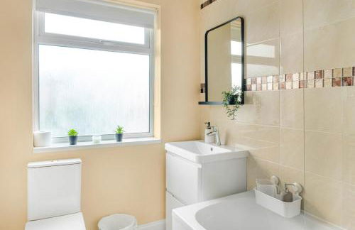 Rosewick Villa Ideal for Families n Professionals - Photo 16