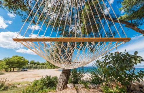 Deluxe Villa Sirena on the beach with Pool - Photo 7