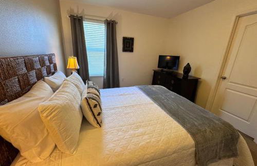 Incrível casa 5BD/5BA com piscina perto da Disney - Foto 22