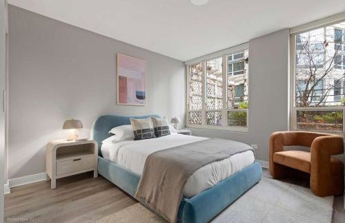 The Bernadin- Designer 3BR City Center with Balcony - Photo 14