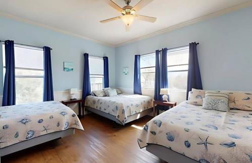 Central 2BR 2BA Easy Beach Access Sleeps 10 - Foto 53