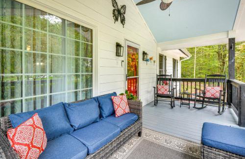 Enchanting Creekside Cottage with Hot Tub - Foto 1