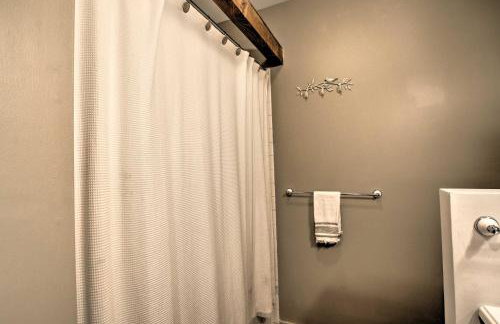 Elegant and Quiet Maine Escape with Sauna and Deck! - Foto 24