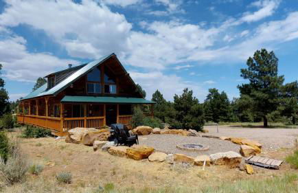 Canyon View Family Cabin, Deck, TV Room, Games, BBQ, Campfire - Foto 10