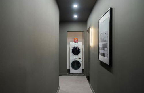 Luxe Studio with Charming Juliet Balcony - Foto 20