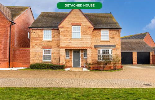 Stunning Detached House with Driveway Parking, Office Room, Self-Check-In, Fast WiFi and Smart TV with Sky and Netflix by Yoko Property - Photo 1