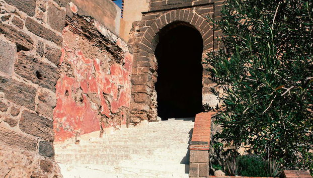 L'ingresso del castello di Álora