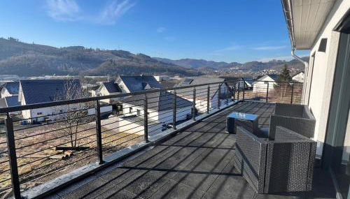 Luxus-Penthouse mit Weitblick & Balkon - Foto 2