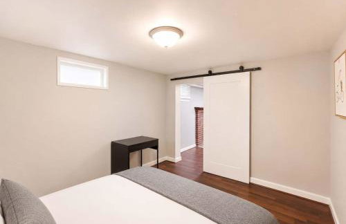 Stately 5BR Historic Retreat - CozySuites - Foto 20