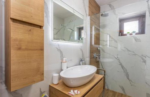 Lovely Home In Lakmartin - Photo 34