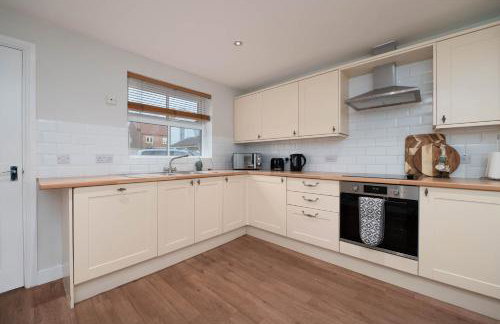 Stunning Spacious Home - Parking - Garden - Sleeps 6 - Foto 13