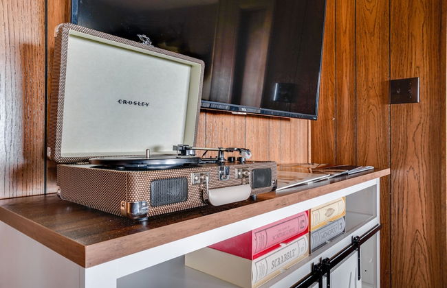 Horizon by Avantstay Stunning A-frame Cabin w Hot Tub Billiards Lake Views - Photo 12