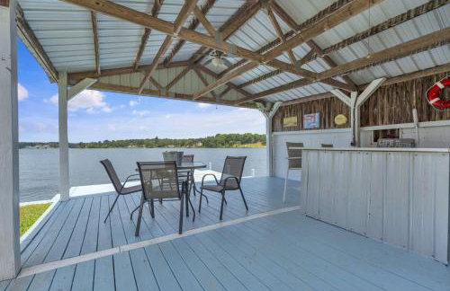 Lakefront Getaway with Dock Pool Sunset Games - Foto 65