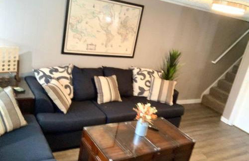 The House Hotels - 4 Beds, huge yard, secluded, and central! - Foto 11