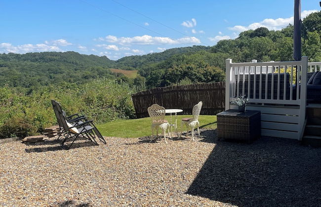 Private Chalet in New Quay With Stunning Views - Photo 32